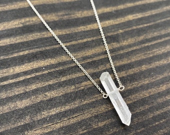 Natural Quartz Necklace with Crystal Meaning Card, Everyday Jewelry Gift for her under 30, Clear Gemstone Energy Crystal Positivity Stone