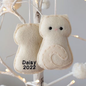 Felt Cream Colored Cat Ornament / Ivory Cat Ornament / Personalized Cat Gifts / Handmade Kids Pets Name Ornament