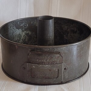 Antique Rustic Swans Down Cake Pan