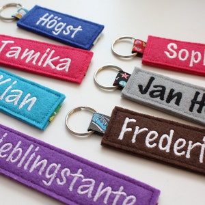 Schlüsselanhänger Wunschname Schlüsselband Filz Name bestickt Anhänger
