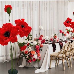Decorazioni di San Valentino - 4 fiori di carta indipendenti su supporto in metallo - Papaveri di carta in piedi - Decorazioni di fiori di carta giganti per San Valentino