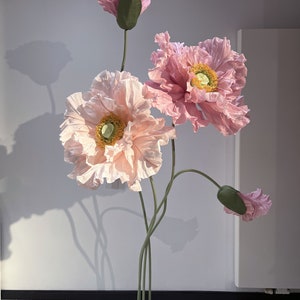 4 coquelicots roses sur pied Grandes fleurs en papier avec boutons Grandes fleurs en papier sur pied avec tiges et support en métal image 3