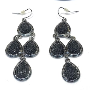 Boucles d&#39;oreilles pendantes noires vintage en acrylique imitation strass