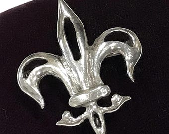 Nice Vintage Sterling Fleur de Lis Open Work Watch Pin Brooch