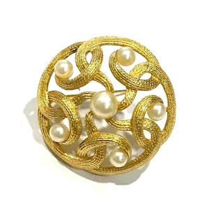 Vintage Crown Trifari Open Work Faux Pearl Knotted Domed Brooch - Etsy