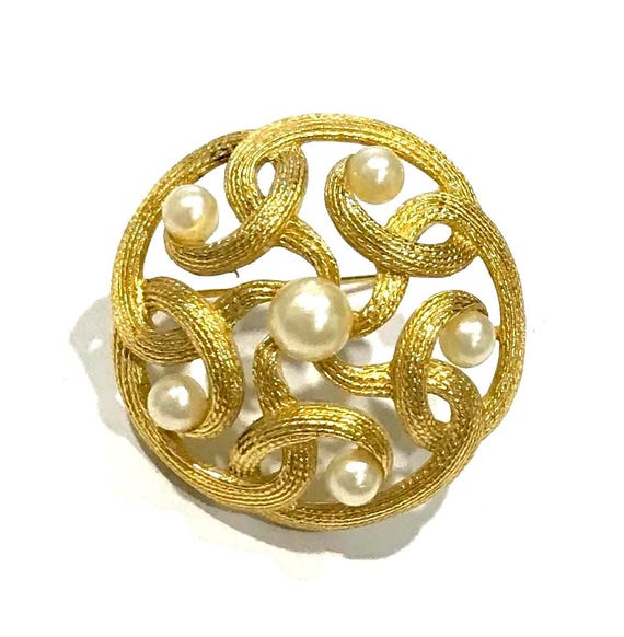 Vintage Crown Trifari Open Work Faux Pearl Knotted Domed Brooch - Etsy