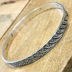 Nice Vintage Sterling Silver Textured Scroll Accent Bangle