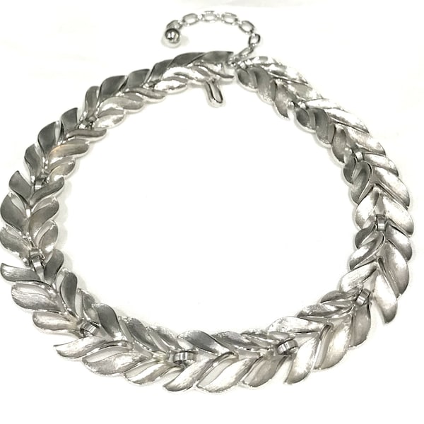 Vintage Crown Trifari Wavy Shiny and Brushed Silver Tone Necklace
