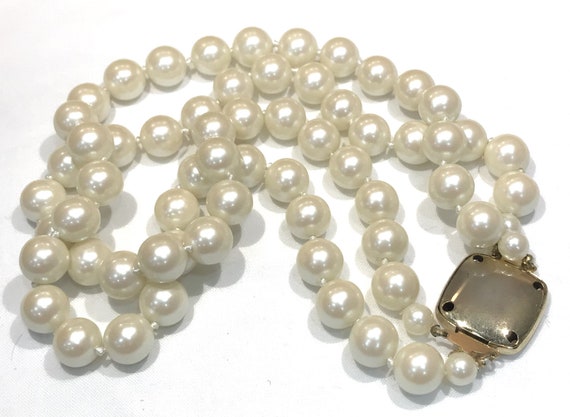 Vintage Double Strand of Creamy Faux Pearl Neckla… - image 2