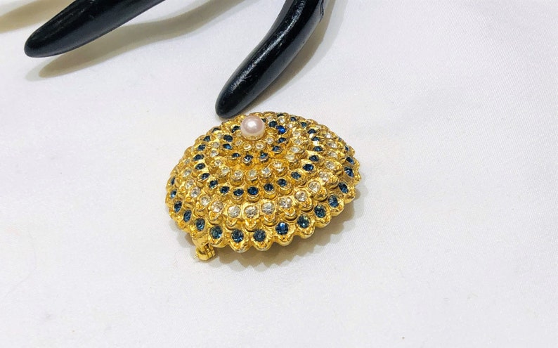 Pretty Vintage Rifas Blue and Clear Rhinestone Faux Pearl Tiered Brooch