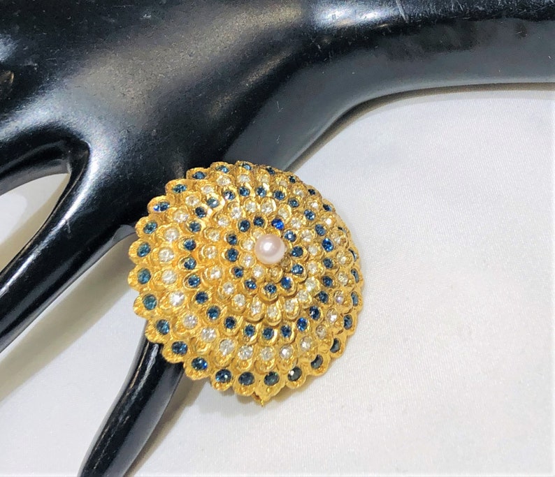 Pretty Vintage Rifas Blue and Clear Rhinestone Faux Pearl Tiered Brooch