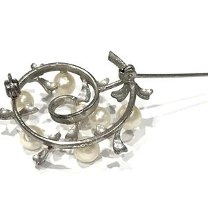 Pretty Sterling Silver Cultured Pearl Swirl Leaf Brooch image 3