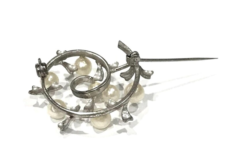 Pretty Sterling Silver Cultured Pearl Swirl Leaf Brooch image 3