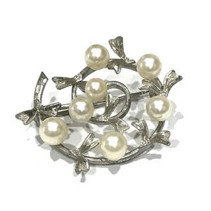 Pretty Sterling Silver Cultured Pearl Swirl Leaf Brooch image 1