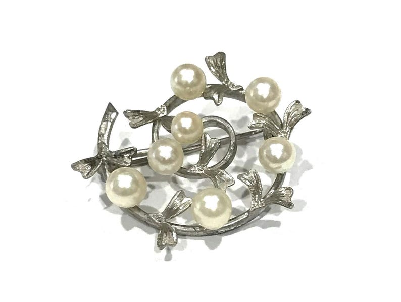 Pretty Sterling Silver Cultured Pearl Swirl Leaf Brooch image 1