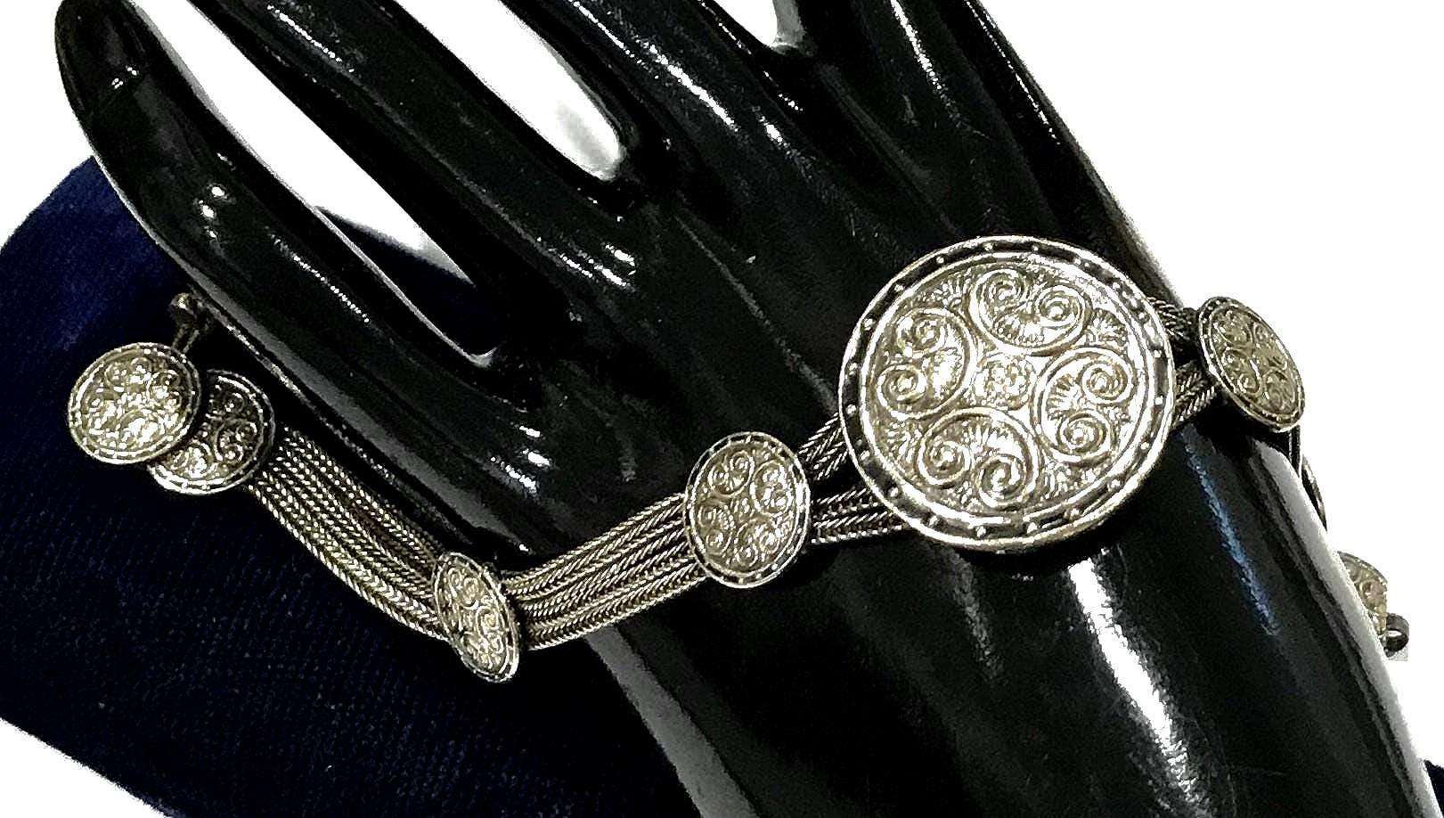 Vintage Sterling Silver Anatoli Ornate Medallion Foxtail Link