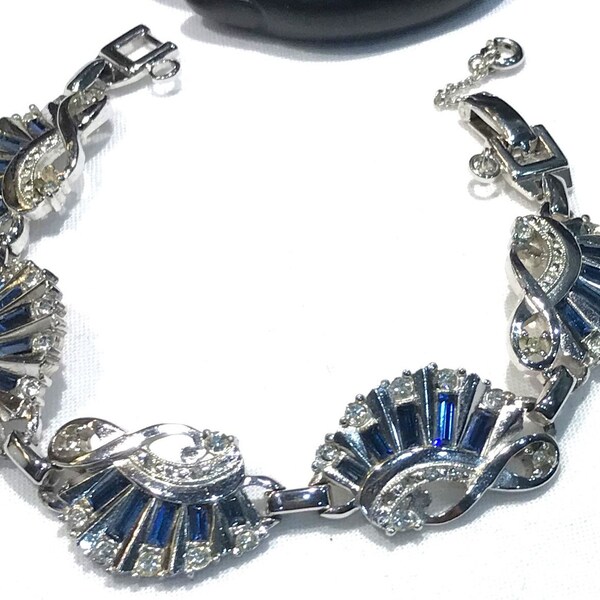 Beautiful Vintage  Lustern  Blue Baguette, Clear Rhinestone Art Deco Style Bracelet