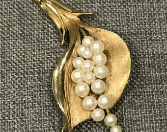Pretty Vintage Crown Trifari Faux Pearl Lily of the Valley Brooch