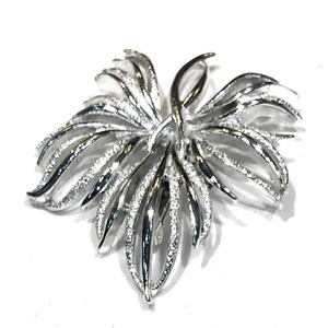 Nice Textured and Silver Tone Open Work Leaf Brooch