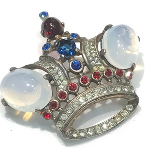 Beautiful Vintage Crown Trifari (Alfred Philippe) Gold Vermeil over Sterling  Glass Moonstone Cabochon and Rhinestone King Crown Brooch