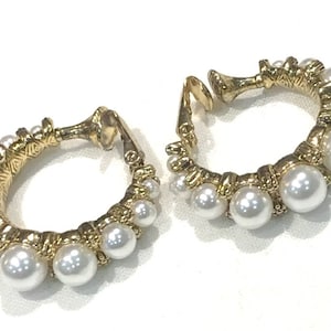 Pretty Vintage Textured Antique Gold Tone Faux Pearl Hoop Earrings