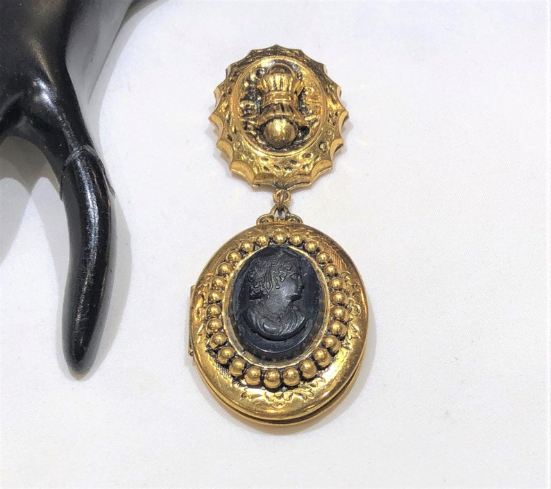Vintage Victorian Style Black Resin Carved Lady Cameo DressFur Clip