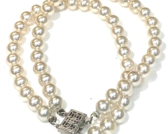 VNT クラシック ダブルストランド フェイクパール ブレスレット