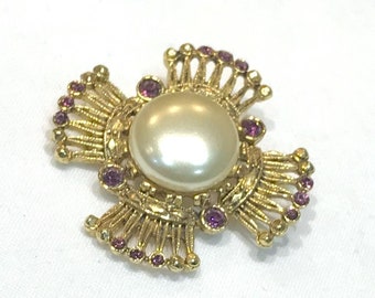 Pretty Vintage Faux Mabe Pearl Amethyst Rhinestone Brooch