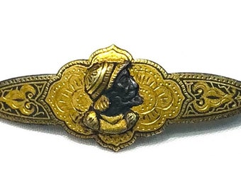 Belle broche de barre de soldat romain victorien légèrement incurvée et gravée en argent et en argent