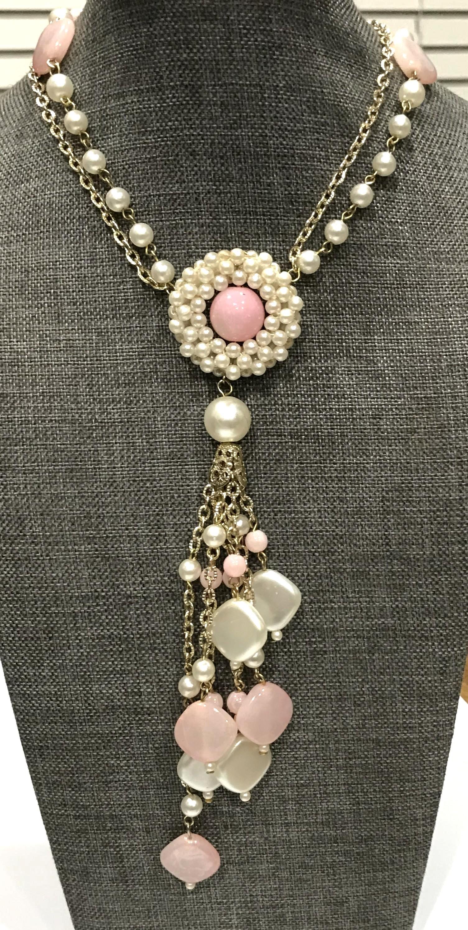Collier Vintage Avec Perles En Résine/plastique - Bijou Fantaisie Rétro - Occasion