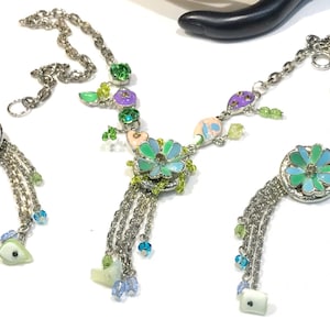 Pretty Vintage Multi Coloured Rhinestones, Glass Beads  and Enamel Flower Dangle Necklace and Earrings (Pierced)