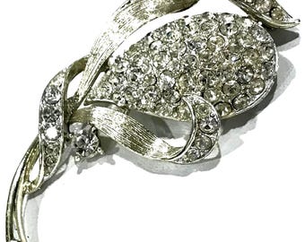 Vintage Lisner strassblombrosch: Genomskinlig pave-design