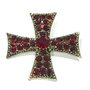 Beautiful Vintage Weiss Ruby Red Rhinestone Maltese Cross Brooch