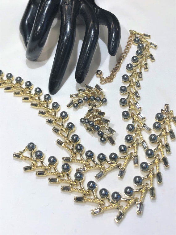 Gorgeous Vintage Kramer Faux Tahitian Pearl and Sm