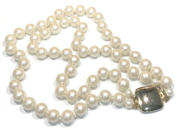 Vintage Double Strand of Creamy Faux Pearl Neckla… - image 3