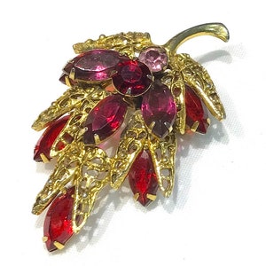 Pretty Vintage Red AB Red and Pink Rhinstone Floral Brooch