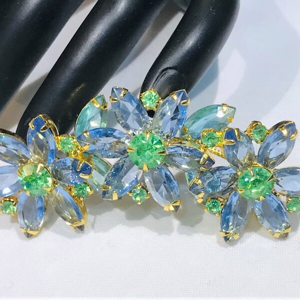 RESERVED Y Pretty Vintage Shades of Blue, Turquoise and Green Glass Flower Bar Brooch