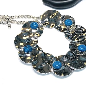 Vintage Hammered Silver Tone Disks and Faux Turquoise Glass Cabochon Necklace