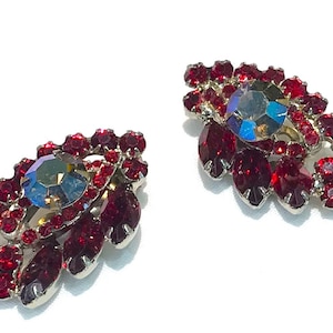 Schöne große Vintage Oval und Amethyst AB Strass Ohrringe