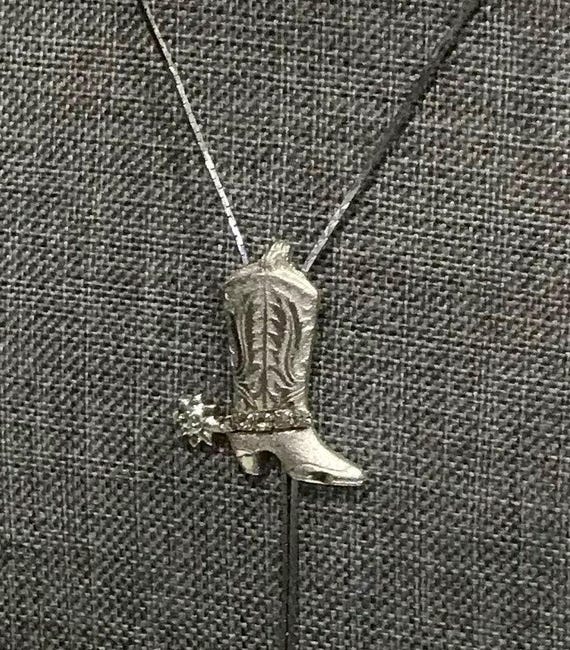 Pendentif Vintage - Bijou Ancien Et Joliment Détaillé - Occasion