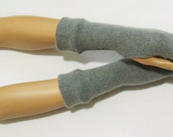 Winter, wol en angora, kort, wanten, grijze duiven gemêleerd, delicaat, comfortabel, armwarmers met duimgaten, zeer zacht, lekker warm. IDEAAL voor HAAR