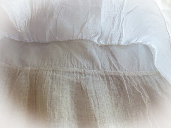 Antique French Child's Linen Dress: Handmade Lace… - image 4