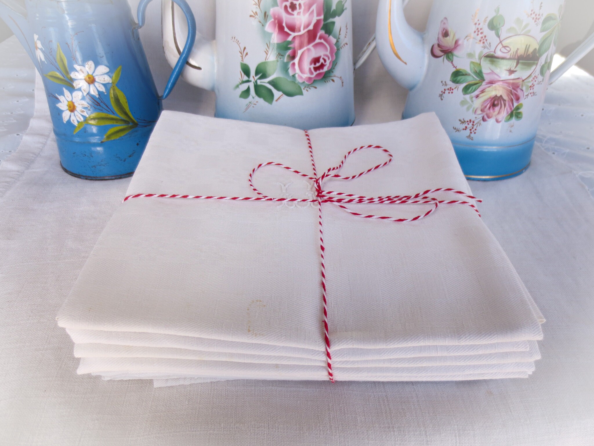 Nappe brodée à vos initiales damassé lin vintage 150x290cm - Villa