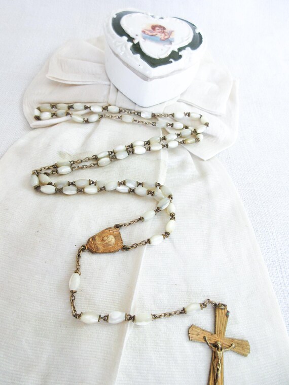 アンティークフランス製磁器ハートボックスとマザーオブパールの