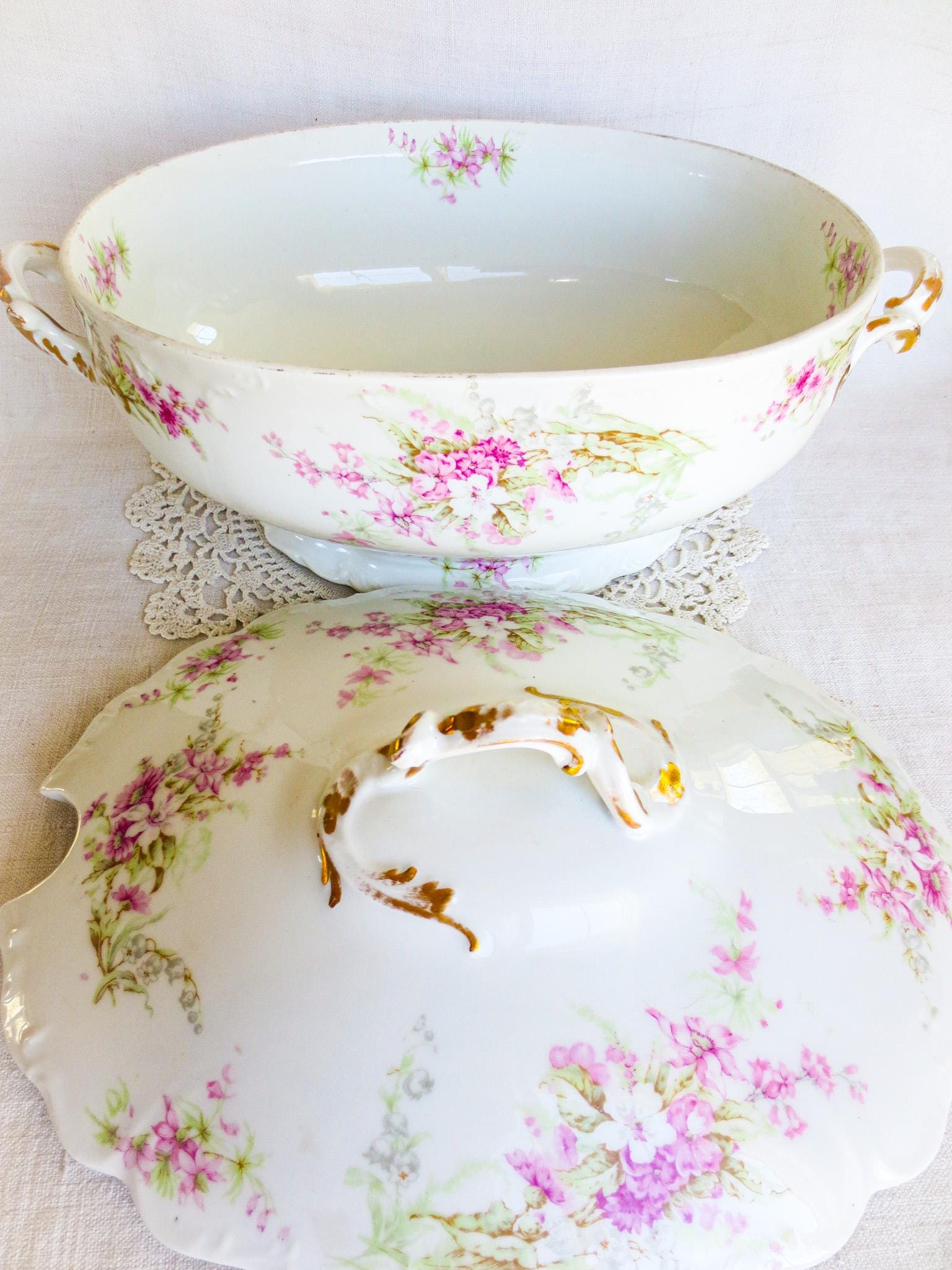 リモージュ磁器スープチューリーン：エリートフローラルサービング