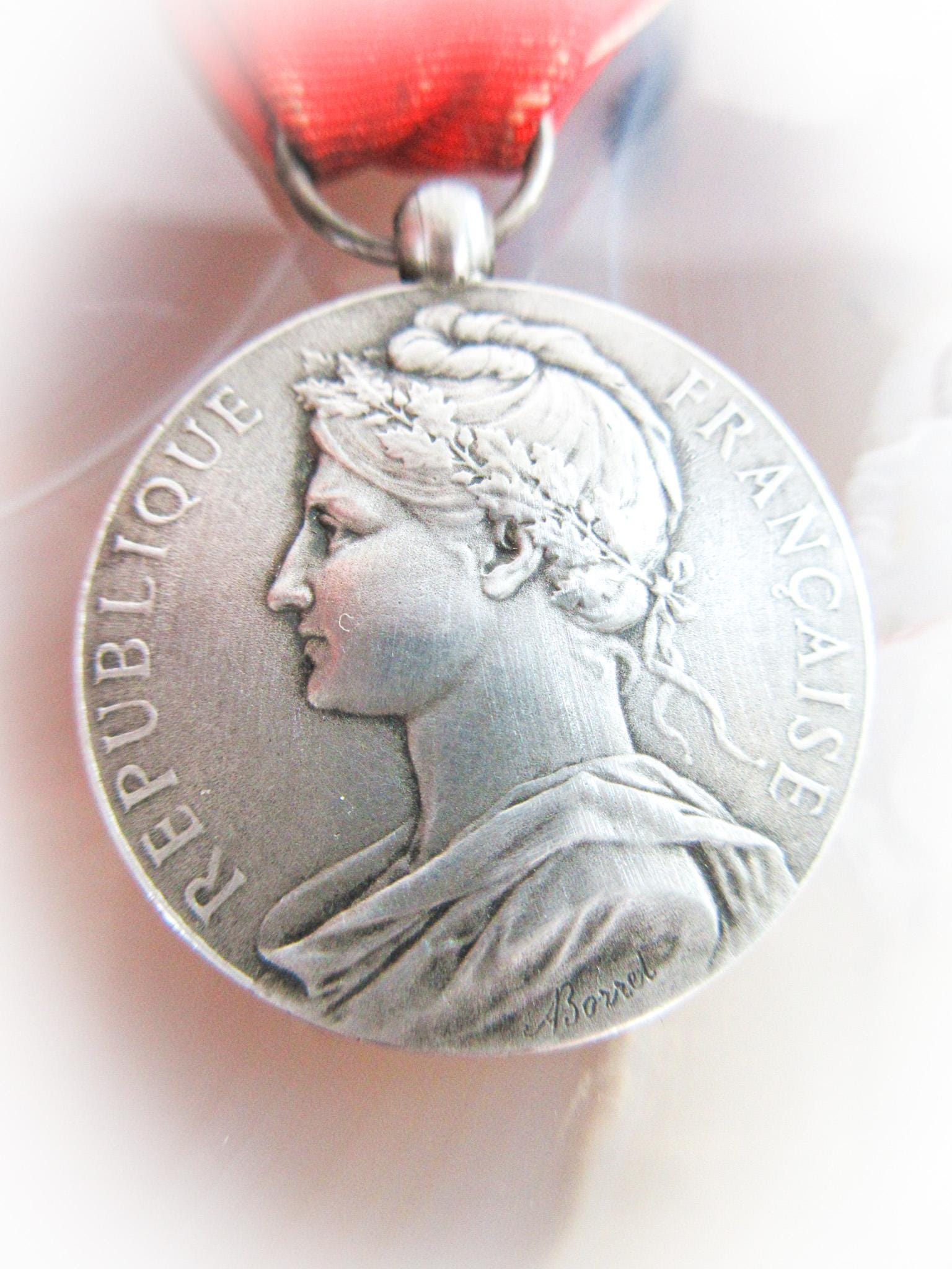 フランス製スターリングシルバーワークメダル：マリアンヌ、公共