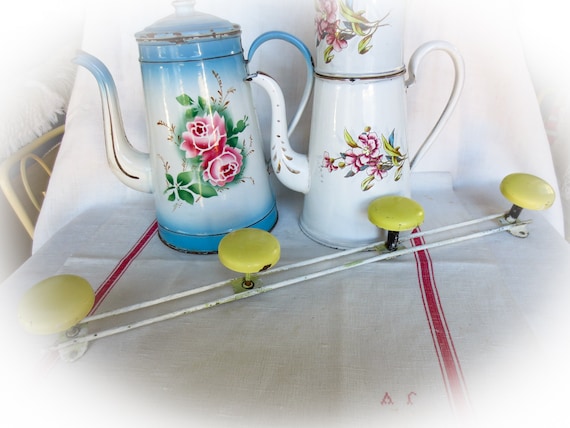 フランスのヴィンテージコートラック：1930年代ミッドセンチュリーの