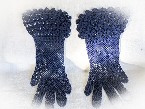 French Antique Crocheted Gloves - Lace Vintage Gl… - image 5