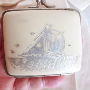 Französische Antike Münze Geldbörse, Lucite mit Sterling Silber und Perlmutt Inlays, Aumoniere, Puppen Geldbörse