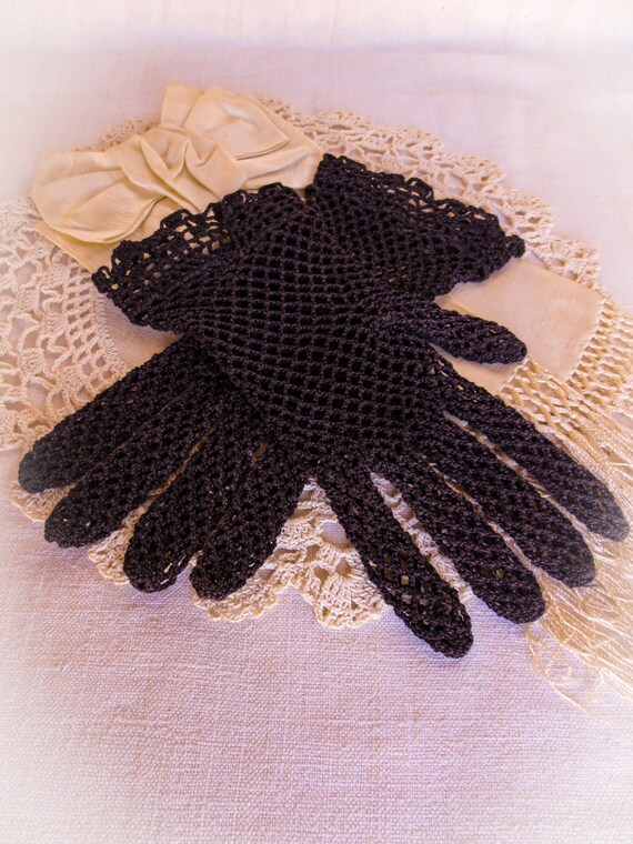 French Antique Crocheted Gloves Lace Vintage Gloves… Gem